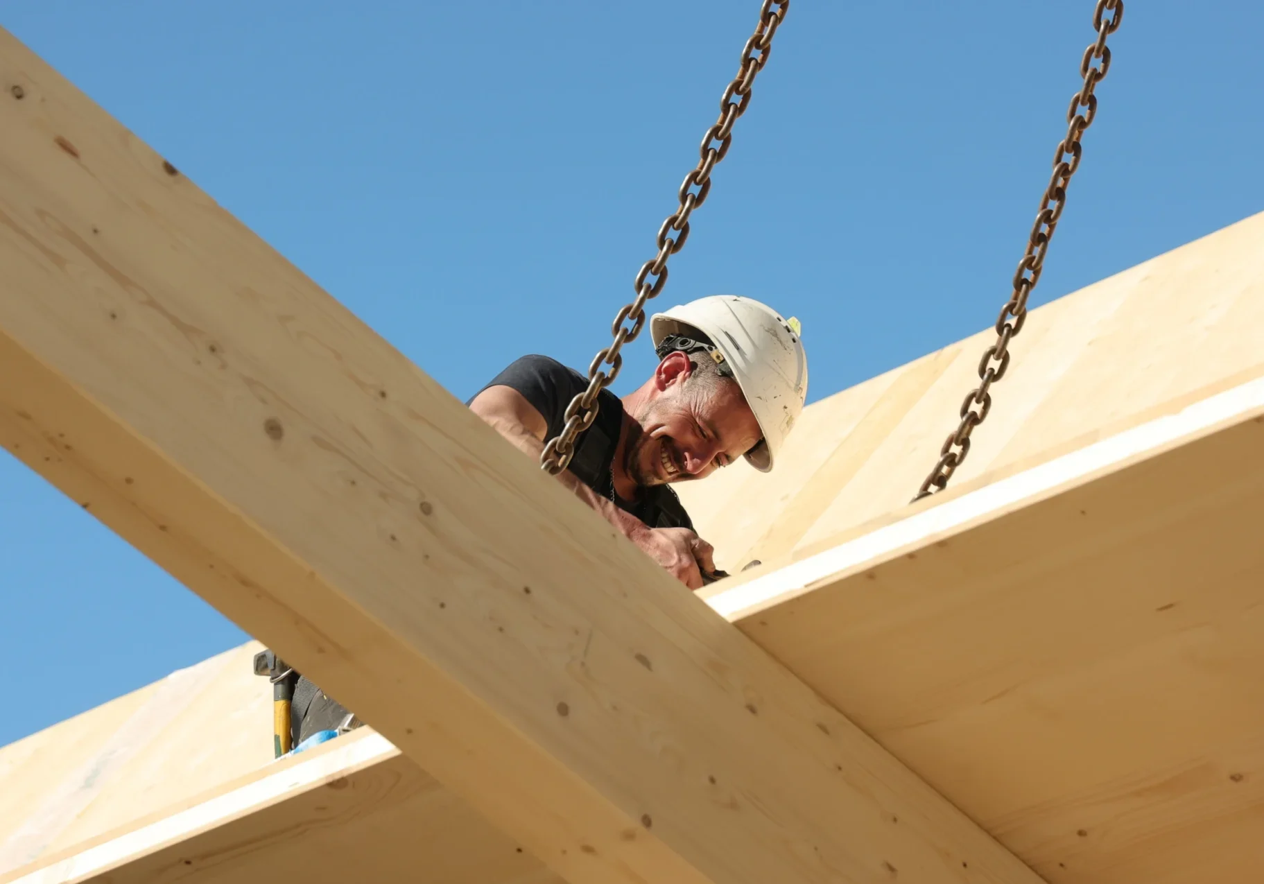 Ouvrier construction bois